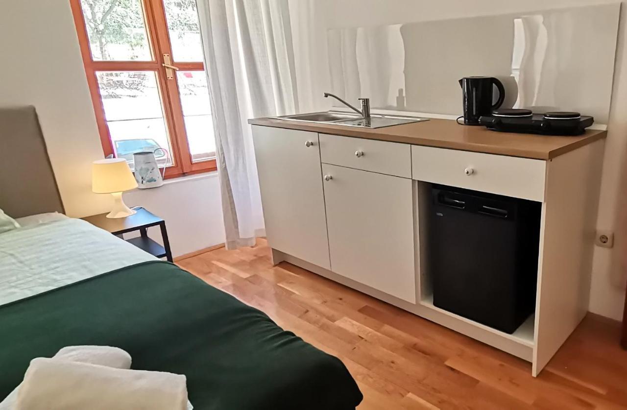 Studio Apartment L&G โรวีน ภายนอก รูปภาพ