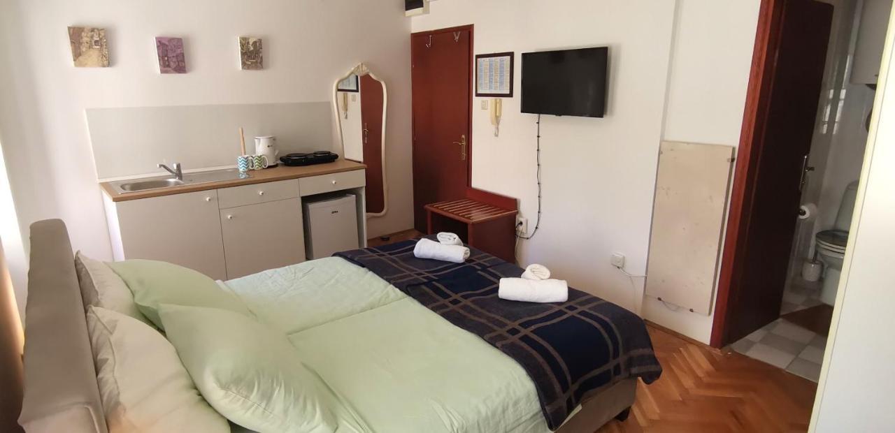 Studio Apartment L&G โรวีน ภายนอก รูปภาพ